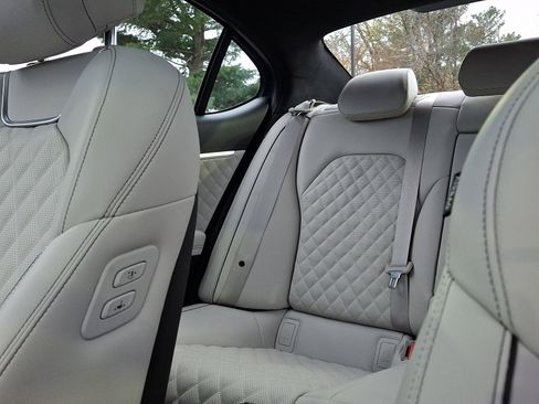 Used 2025 Genesis G70 3.3T Advanced w/ Sport Prestige Package image 18