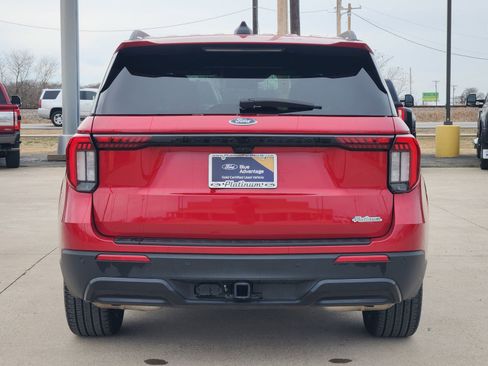 Used 2025 Ford Explorer ST-Line w/ Premium Package image 8