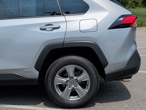 Certified 2025 Toyota RAV4 LE AWD/4WD image 5