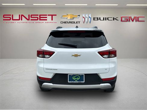 Certified 2024 Chevrolet TrailBlazer LT w/ LT Cold Weather Package FWD image 5