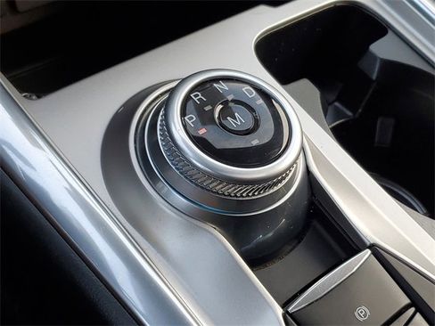 Used 2020 Ford Explorer Platinum w/ Premium Technology Package image 24