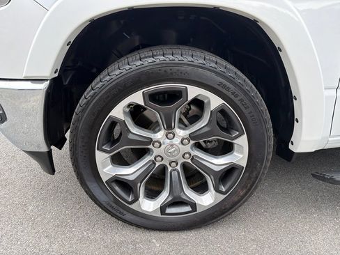 Used 2019 RAM 1500 Limited AWD/4WD image 11