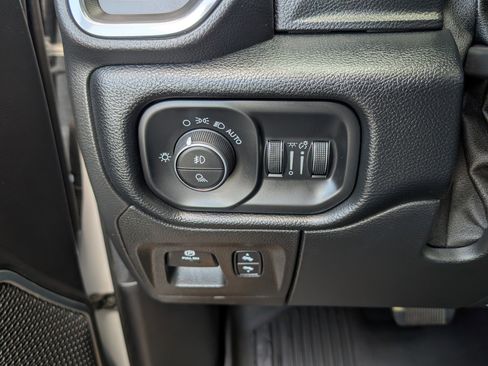 Used 2021 RAM 1500 Laramie image 22