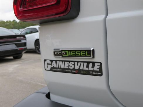 Used 2021 Jeep Wrangler Unlimited Sahara image 9