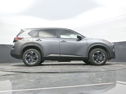 Used 2024 Nissan Rogue SV image 58
