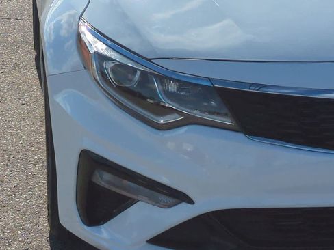 Used 2020 Kia Optima LX image 10