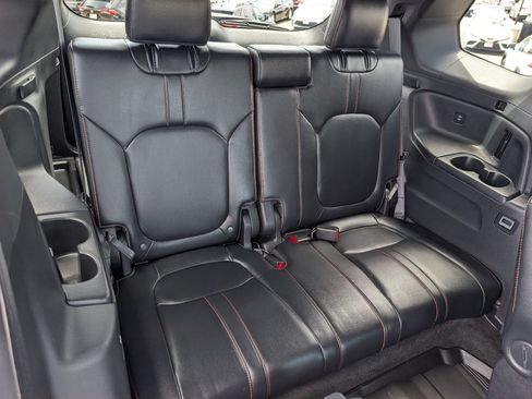 Used 2025 Honda Pilot TrailSport image 6