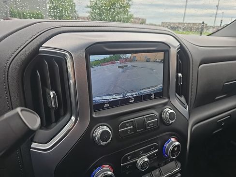 Used 2021 GMC Sierra 1500 SLT w/ SLT Convenience Package AWD/4WD image 21