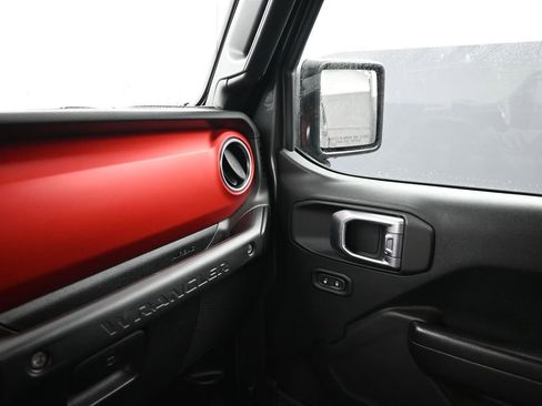 Used 2020 Jeep Wrangler Unlimited Rubicon w/ Steel Bumper Group image 18