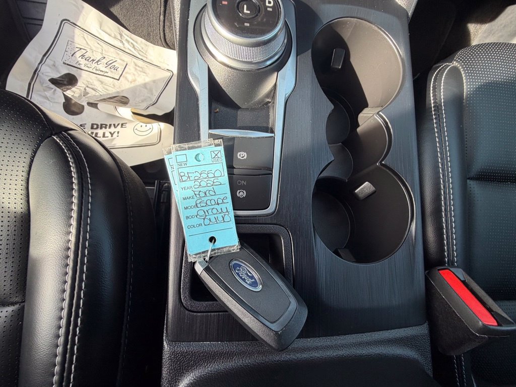 Certified 2025 Ford Escape Platinum AWD/4WD image 23