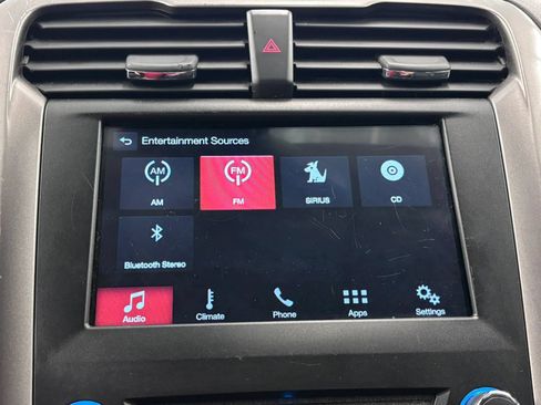 Used 2018 Ford Fusion SE w/ Fusion SE Technology Package FWD image 40