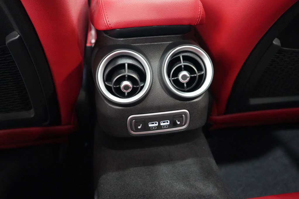 Used 2024 Alfa Romeo Giulia Veloce AWD/4WD image 32