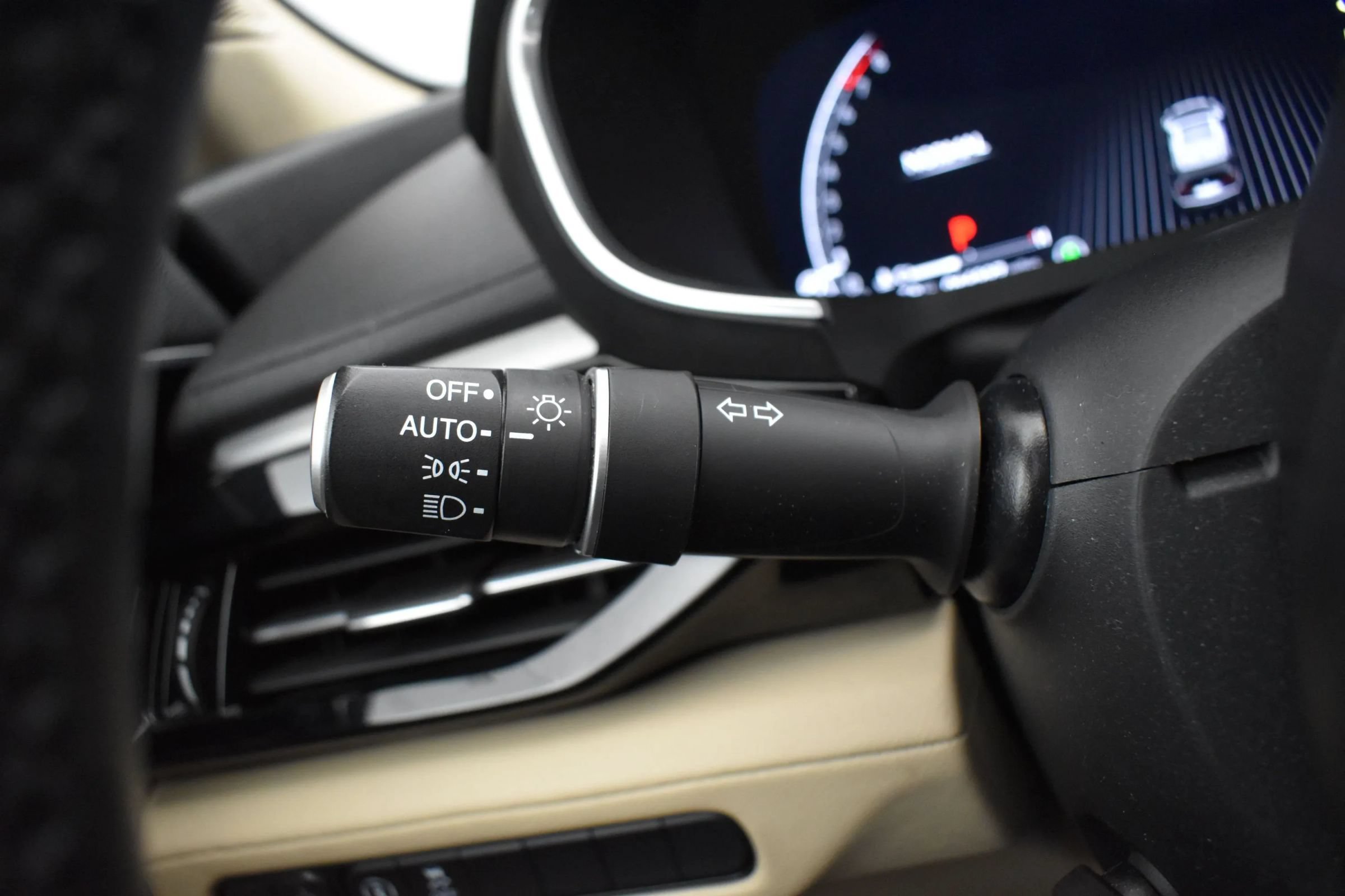 Used 2023 Acura MDX SH-AWD image 27