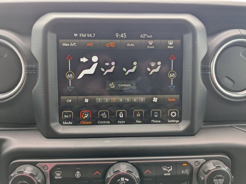 Used 2022 Jeep Wrangler Unlimited Rubicon 4xe w/ Cold Weather Group AWD/4WD image 31