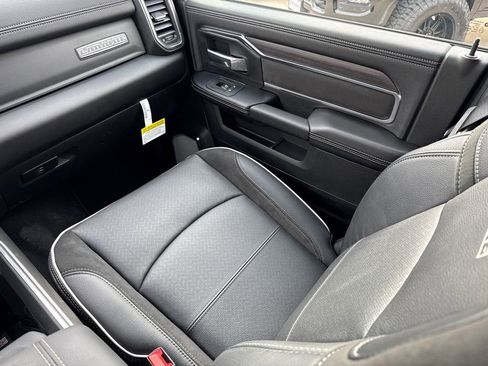 New 2026 RAM 3500 Laramie AWD/4WD image 16