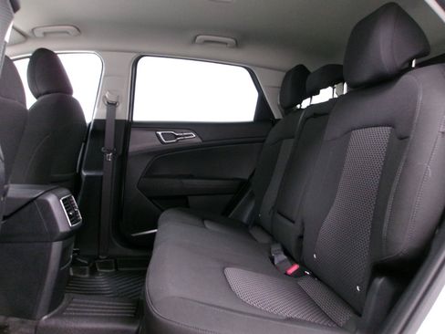 Used 2025 Kia Sportage LX AWD/4WD image 9