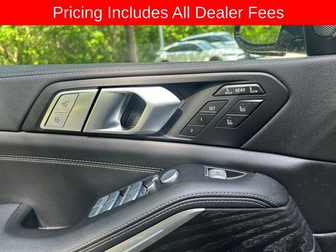 Used 2022 BMW X7 xDrive40i w/ Premium Package AWD/4WD image 11
