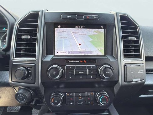 Used 2019 Ford F150 XLT w/ Equipment Group 302A Luxury AWD/4WD image 10