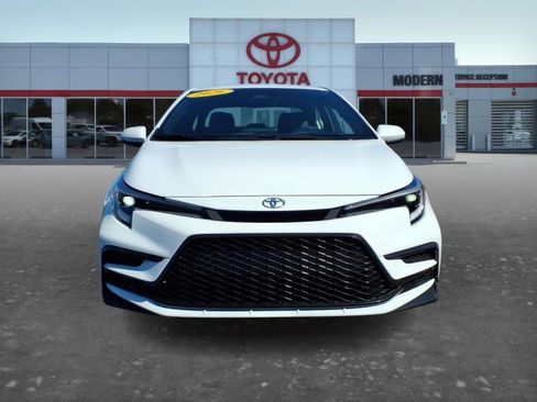 Used 2026 Toyota Corolla SE FWD image 8