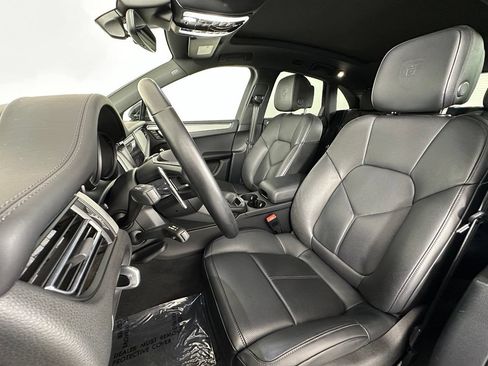 Certified 2025 Porsche Macan w/ Premium Package Plus AWD/4WD image 5