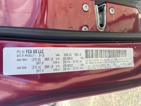 Used 2020 Jeep Cherokee Latitude Plus AWD/4WD image 32
