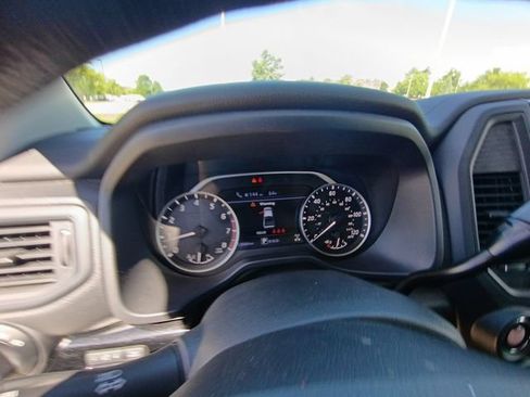 Used 2024 Nissan Titan SV AWD/4WD image 29