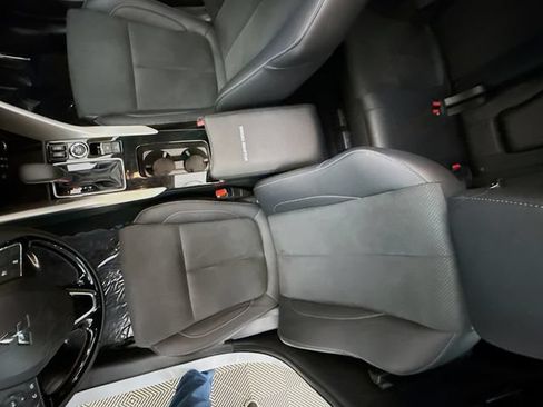 Used 2024 Mitsubishi Eclipse Cross AWD image 22