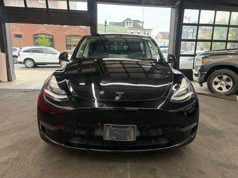 Used 2023 Tesla Model Y Long Range AWD/4WD image 2