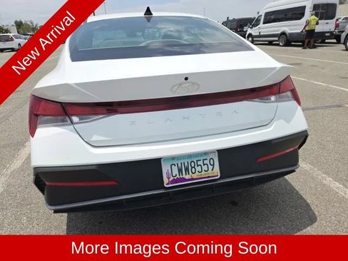 Used 2024 Hyundai Elantra SEL FWD image 4
