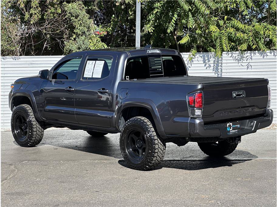 Used 2022 Toyota Tacoma TRD Sport w/ TRD Premium Sport Package AWD/4WD image 3
