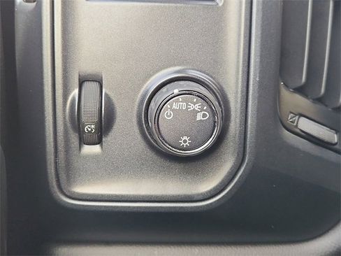 Certified 2018 Chevrolet Silverado 1500 Custom w/ Texas Edition image 16