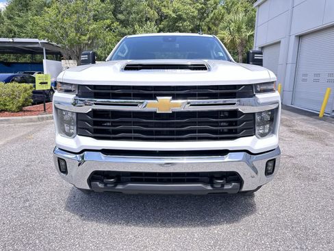 Used 2025 Chevrolet Silverado 2500 LT w/ Convenience Package AWD/4WD image 9