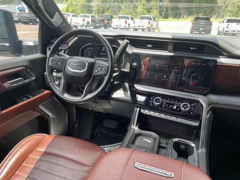 Used 2024 GMC Sierra 2500 Denali Ultimate AWD/4WD image 29