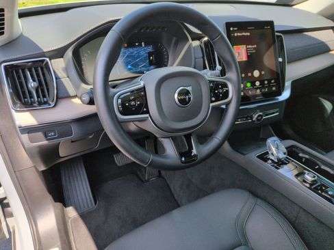 Used 2025 Volvo XC90 B5 Core AWD/4WD image 16