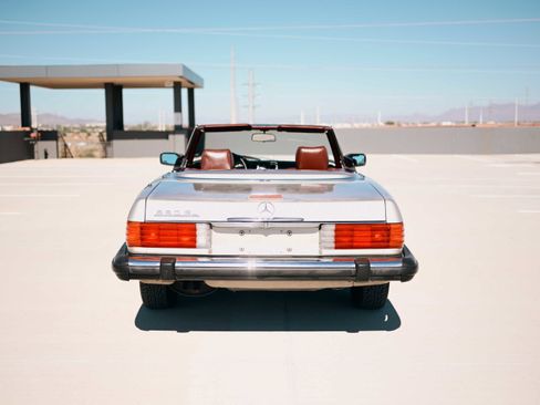 Used 1988 Mercedes-Benz 560 SL image 16