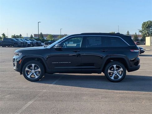 New 2025 Jeep Grand Cherokee Limited image 6