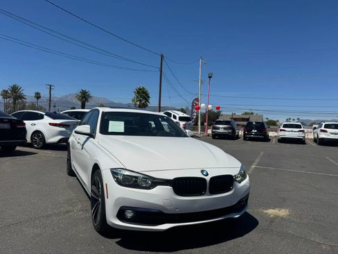 Used 2018 BMW 330i Sedan w/ Convenience Package RWD image 12