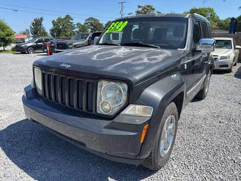 Used 2011 Jeep Liberty Sport AWD/4WD image 9