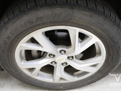 Used 2018 Chevrolet Equinox Premier FWD image 10