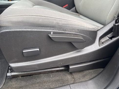 Used 2018 Chevrolet Colorado LT image 8