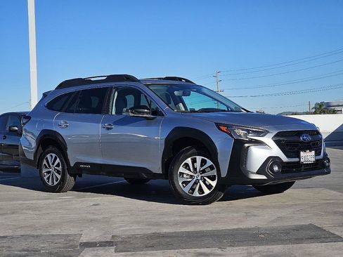 Certified 2025 Subaru Outback Premium image 4