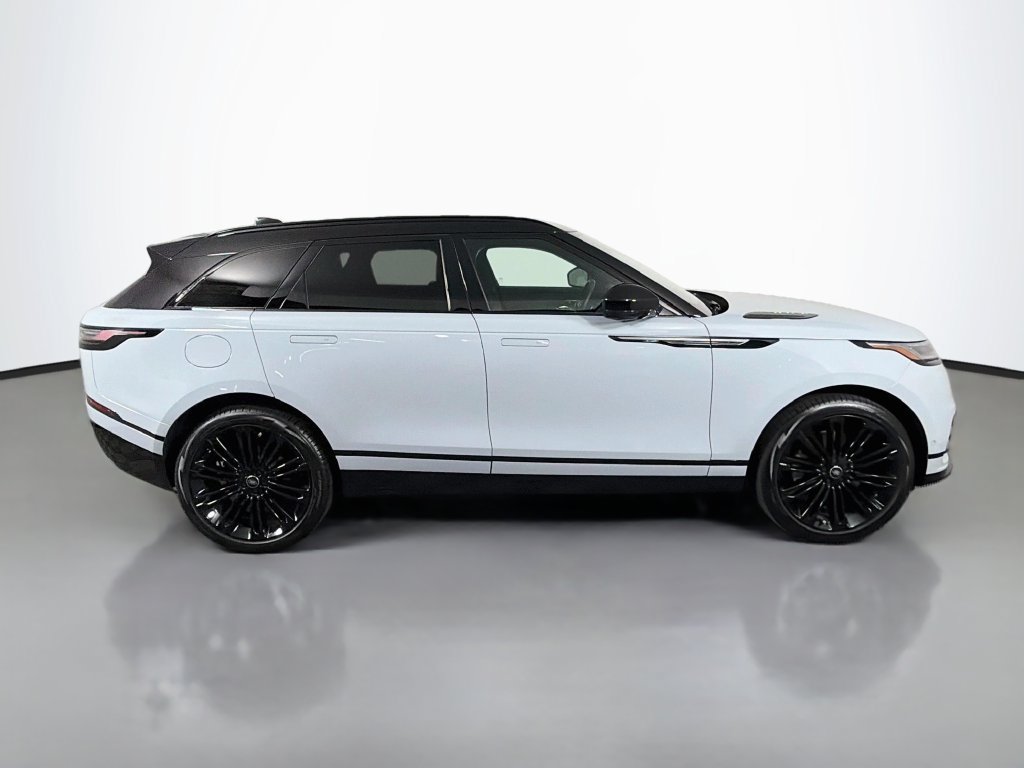 Used 2026 Land Rover Range Rover Velar Dynamic SE AWD/4WD image 4