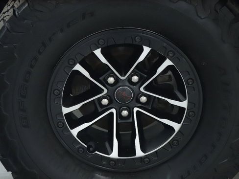 Used 2024 Jeep Wrangler Unlimited Rubicon AWD/4WD image 37