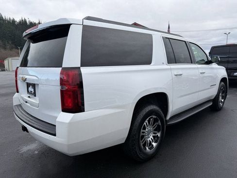 Used 2017 Chevrolet Suburban LT image 5