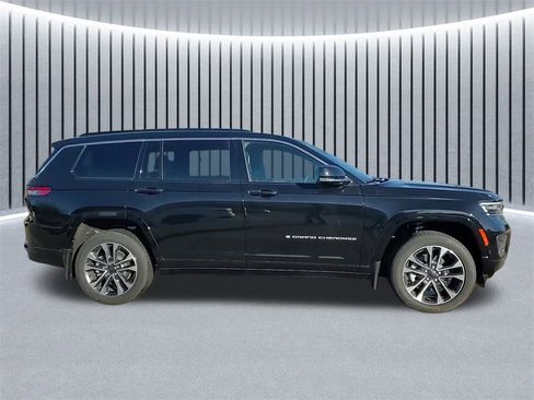 New 2025 Jeep Grand Cherokee L Overland w/ Luxury Tech Group IV image 2