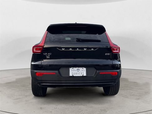 Certified 2024 Volvo XC40 B5 Plus w/ Climate Package image 4