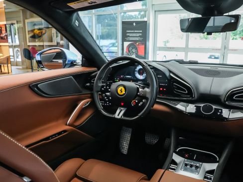 Used 2025 Ferrari Purosangue AWD/4WD image 30