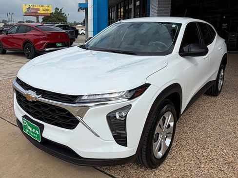 Certified 2024 Chevrolet Trax LS FWD image 5