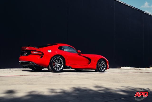 Used 2013 SRT Viper GTS w/ GTS Laguna Interior Pkg RWD image 52