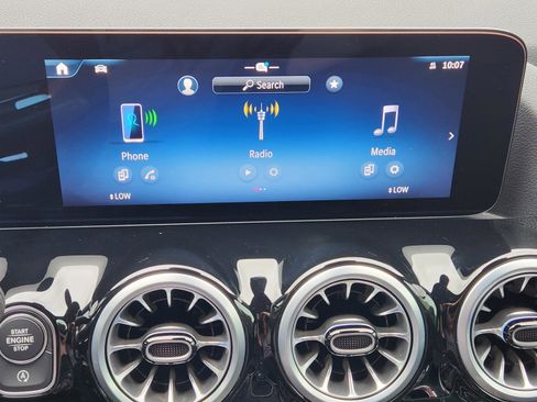 Used 2025 Mercedes-Benz GLA 250 image 10